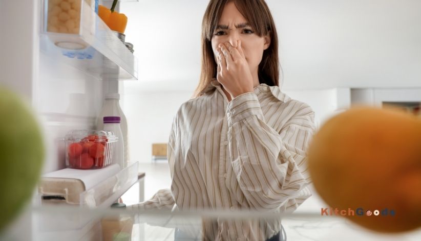 Best Ways to Remove Bad Smells from Kitchen Tools and Containers