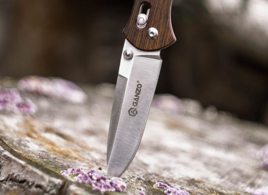 Material Impact On Knife Edges